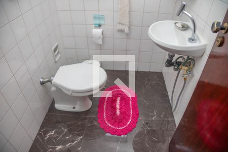 Casa à venda com 213m², 2 quartos e 2 vagas Casa à venda com 213m², 2 quartos e 2 vagasLavabo