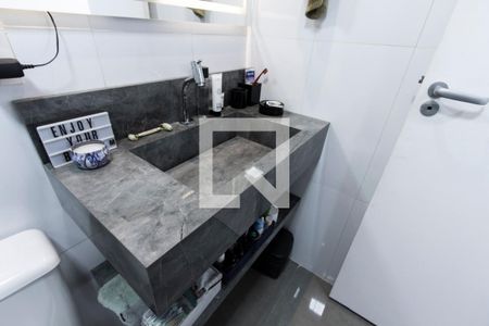 Apartamento à venda com 58m², 2 quartos e 1 vaga Apartamento à venda com 58m², 2 quartos e 1 vagaBanheiro