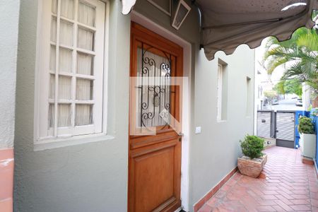 Casa à venda com 220m², 4 quartos e 3 vagasEntrada