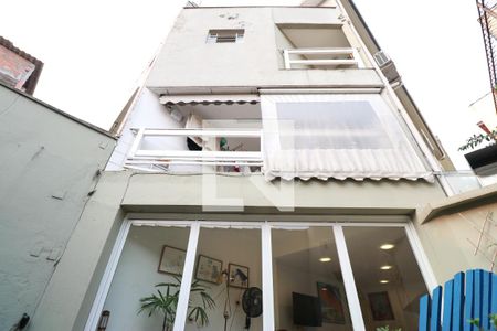 Casa à venda com 220m², 4 quartos e 3 vagasFachada