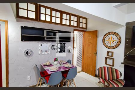 sala de apartamento para alugar com 2 quartos, 50m² em Pechincha, Rio de Janeiro