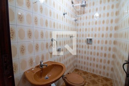 Casa à venda com 359m², 3 quartos e 3 vagas Casa à venda com 359m², 3 quartos e 3 vagasBanheiro de serviço