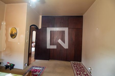 Casa à venda com 359m², 3 quartos e 3 vagas Casa à venda com 359m², 3 quartos e 3 vagasQuarto 2