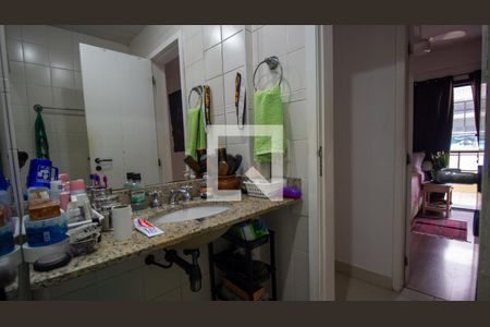 Apartamento à venda com 220m², 4 quartos e 2 vagas Apartamento à venda com 220m², 4 quartos e 2 vagasBanheiro Social