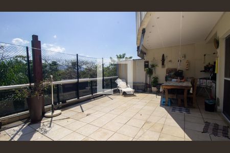 Apartamento à venda com 220m², 4 quartos e 2 vagas Apartamento à venda com 220m², 4 quartos e 2 vagasVaranda da Sala