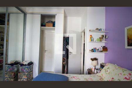 Apartamento à venda com 220m², 4 quartos e 2 vagas Apartamento à venda com 220m², 4 quartos e 2 vagasSuíte