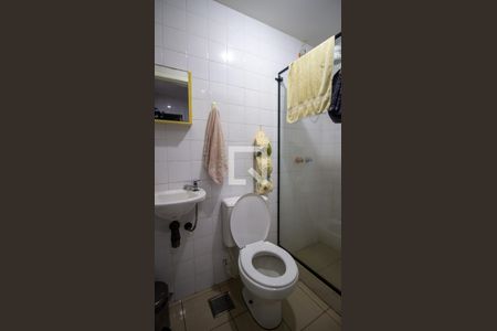 Apartamento à venda com 220m², 4 quartos e 2 vagas Apartamento à venda com 220m², 4 quartos e 2 vagasBanheiro de Serviço