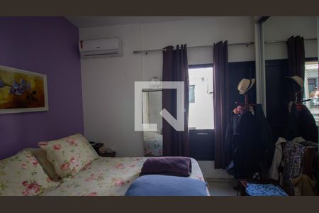 Apartamento à venda com 220m², 4 quartos e 2 vagas Apartamento à venda com 220m², 4 quartos e 2 vagasSuíte