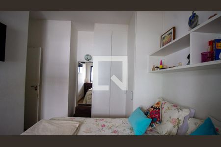 Apartamento à venda com 220m², 4 quartos e 2 vagas Apartamento à venda com 220m², 4 quartos e 2 vagasQuarto 2
