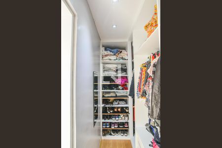 Apartamento à venda com 113m², 3 quartos e 2 vagasCloset da suíte 2