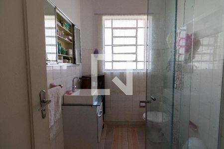 Casa à venda com 180m², 2 quartos e 2 vagas Casa à venda com 180m², 2 quartos e 2 vagasBanheiro