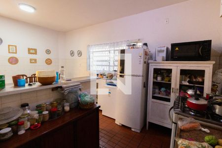 Casa à venda com 180m², 2 quartos e 2 vagas Casa à venda com 180m², 2 quartos e 2 vagasCozinha