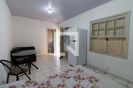 Casa à venda com 180m², 2 quartos e 2 vagas Casa à venda com 180m², 2 quartos e 2 vagasEdícula