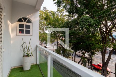 Casa à venda com 330m², 2 quartos e 2 vagas Casa à venda com 330m², 2 quartos e 2 vagasVaranda - Suíte 1