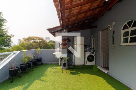 Casa à venda com 330m², 2 quartos e 2 vagas Casa à venda com 330m², 2 quartos e 2 vagasÁrea de Serviço