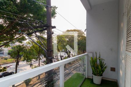 Casa à venda com 330m², 2 quartos e 2 vagas Casa à venda com 330m², 2 quartos e 2 vagasVaranda - Suíte 1