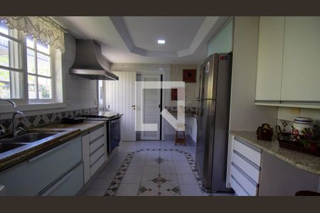 Casa de condomínio à venda com 320m², 4 quartos e 2 vagas Casa de condomínio à venda com 320m², 4 quartos e 2 vagasCozinha