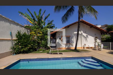 Casa de condomínio à venda com 320m², 4 quartos e 2 vagas Casa de condomínio à venda com 320m², 4 quartos e 2 vagasQuintal