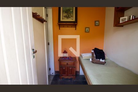 Casa de condomínio à venda com 320m², 4 quartos e 2 vagas Casa de condomínio à venda com 320m², 4 quartos e 2 vagasQuarto de Serviço