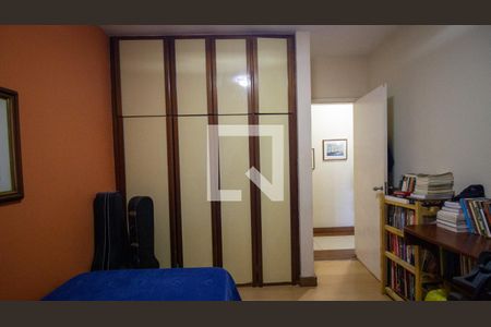 Casa de condomínio à venda com 320m², 4 quartos e 2 vagas Casa de condomínio à venda com 320m², 4 quartos e 2 vagasQuarto 2