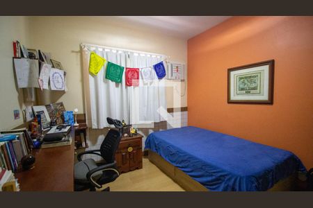 Casa de condomínio à venda com 320m², 4 quartos e 2 vagas Casa de condomínio à venda com 320m², 4 quartos e 2 vagasQuarto 2