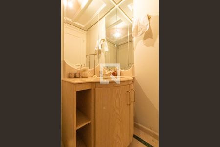 Apartamento para alugar com 220m², 3 quartos e 4 vagas Apartamento para alugar com 220m², 3 quartos e 4 vagasLavabo