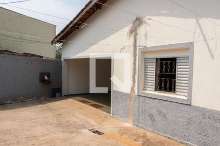 Casa à venda com 227m², 3 quartos e 4 vagasÁREA EXTERNA FRENTE