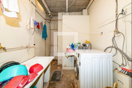 Casa à venda com 245m², 3 quartos e 25 vagas Casa à venda com 245m², 3 quartos e 25 vagasÁrea de Serviço