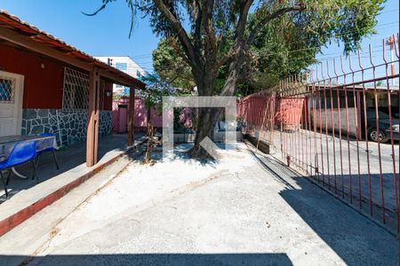 Casa à venda com 245m², 3 quartos e 25 vagas Casa à venda com 245m², 3 quartos e 25 vagasQuintal