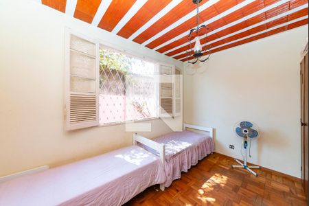 Casa à venda com 245m², 3 quartos e 25 vagas Casa à venda com 245m², 3 quartos e 25 vagasQuarto 2