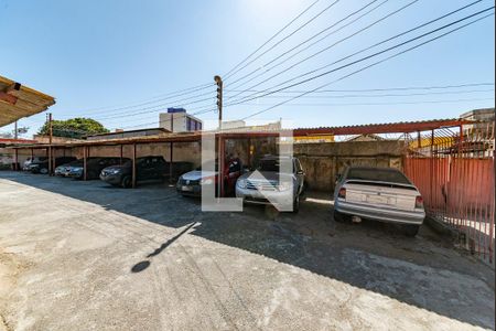 Casa à venda com 245m², 3 quartos e 25 vagas Casa à venda com 245m², 3 quartos e 25 vagasGaragem