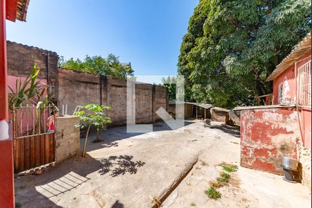 Casa à venda com 245m², 3 quartos e 25 vagas Casa à venda com 245m², 3 quartos e 25 vagasQuintal