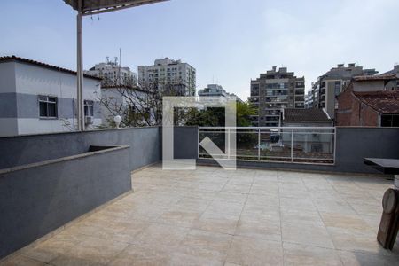 Casa de condomínio à venda com 198m², 4 quartos e 2 vagasTerraço