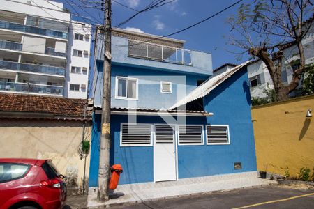Casa de condomínio à venda com 198m², 4 quartos e 2 vagasFachada