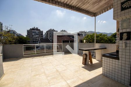 Casa de condomínio à venda com 198m², 4 quartos e 2 vagasTerraço