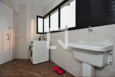 Apartamento à venda com 130m², 3 quartos e 2 vagas Apartamento à venda com 130m², 3 quartos e 2 vagasÁrea de Serviço