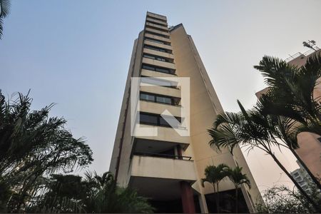 Apartamento à venda com 130m², 3 quartos e 2 vagas Apartamento à venda com 130m², 3 quartos e 2 vagasFachada
