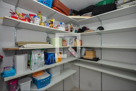 Apartamento à venda com 130m², 3 quartos e 2 vagas Apartamento à venda com 130m², 3 quartos e 2 vagasDespensa