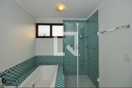 Apartamento à venda com 130m², 3 quartos e 2 vagas Apartamento à venda com 130m², 3 quartos e 2 vagasBanheiro Suíte