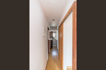 Corredor de casa para alugar com 2 quartos, 77m² em Parada de Lucas, Rio de Janeiro