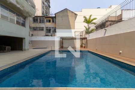 Apartamento à venda com 135m², 3 quartos e 1 vaga Apartamento à venda com 135m², 3 quartos e 1 vagaPiscina