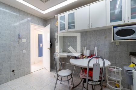 Apartamento à venda com 135m², 3 quartos e 1 vaga Apartamento à venda com 135m², 3 quartos e 1 vagaCozinha