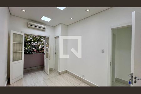 Casa à venda com 120m², 3 quartos e sem vaga Casa à venda com 120m², 3 quartos e sem vagaSuite