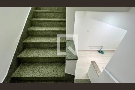 Casa à venda com 120m², 3 quartos e sem vaga Casa à venda com 120m², 3 quartos e sem vagaEscada
