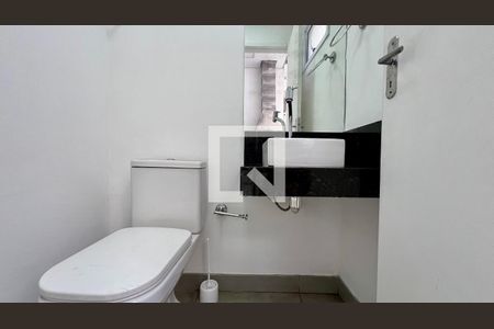 Casa à venda com 120m², 3 quartos e sem vaga Casa à venda com 120m², 3 quartos e sem vagaBanheiro 1