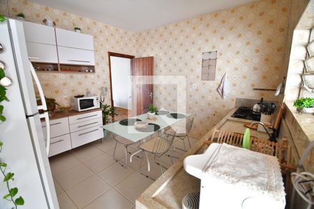 Casa à venda com 273m², 4 quartos e 2 vagasCozinha