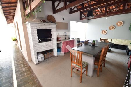 Casa à venda com 273m², 4 quartos e 2 vagasVaranda gourmet