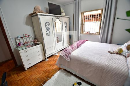 Casa à venda com 273m², 4 quartos e 2 vagasQuarto 2