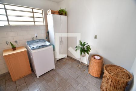 Casa à venda com 273m², 4 quartos e 2 vagasÁrea de Serviço