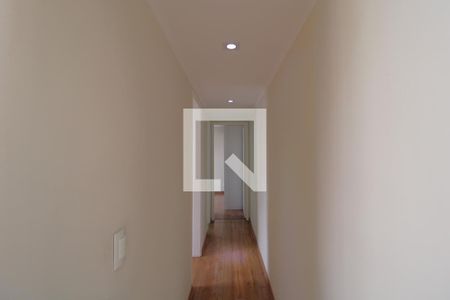 Corredor de apartamento para alugar com 2 quartos, 70m² em Jardim Cidalia, São Paulo